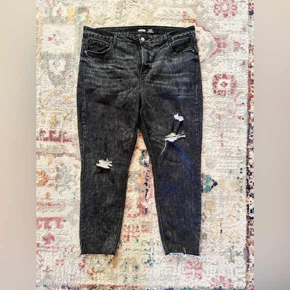Old Navy's High-Waisted Rockstar Black Distressed Jeans Size 18 - Picture 1 of 7